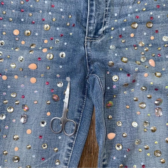 Boston Proper Scattered Embellishment Slim Straight Leg Jean NWOT Sz 2 - Picture 13 of 16